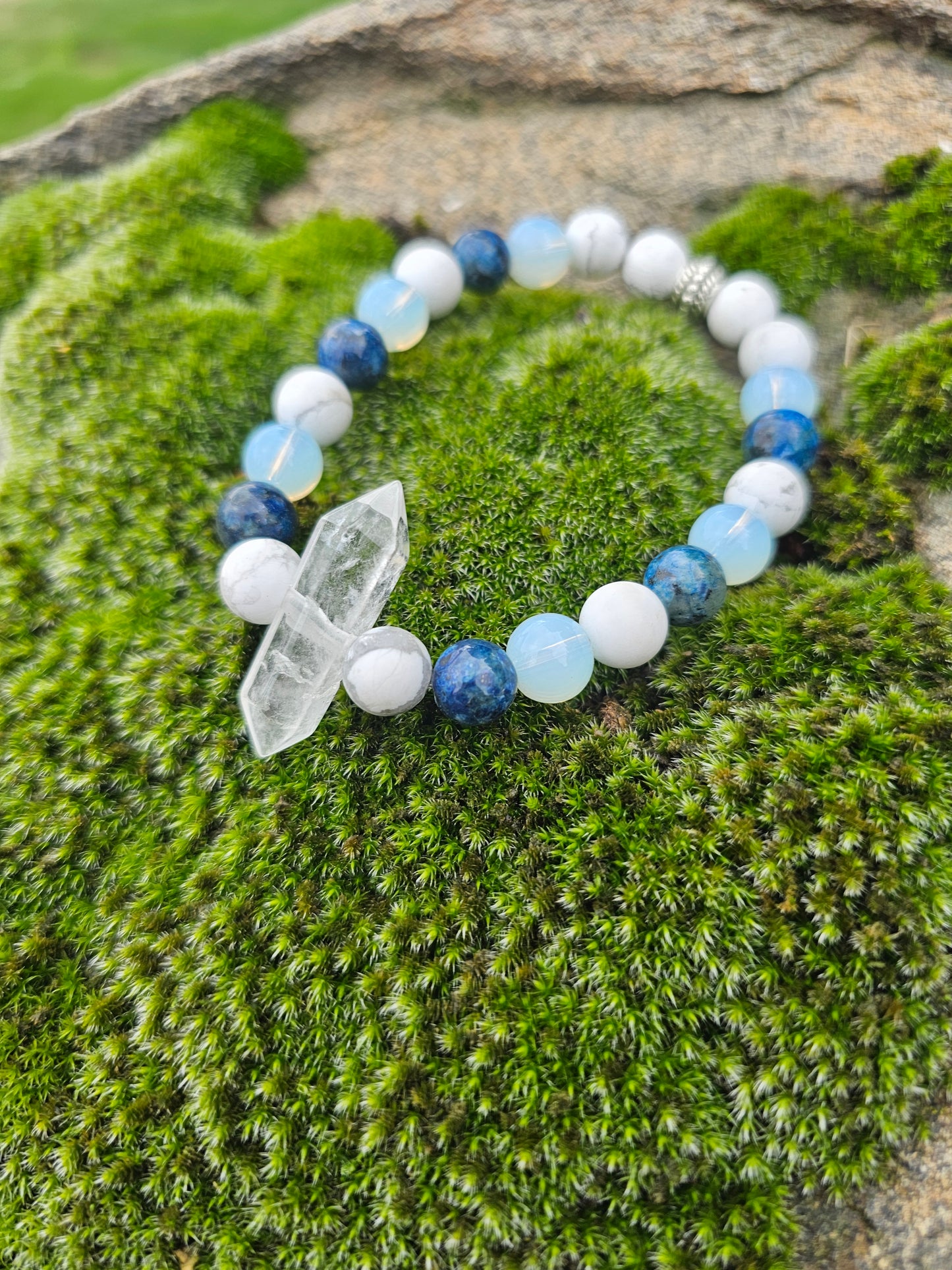 Double terminated Quartz Bracelet Blue and white